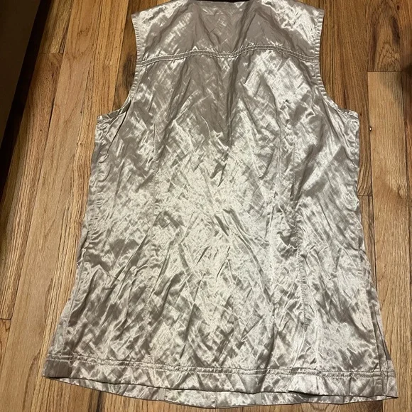 TravelSmith Shimmering Tan Vest - Picture 4 of 7